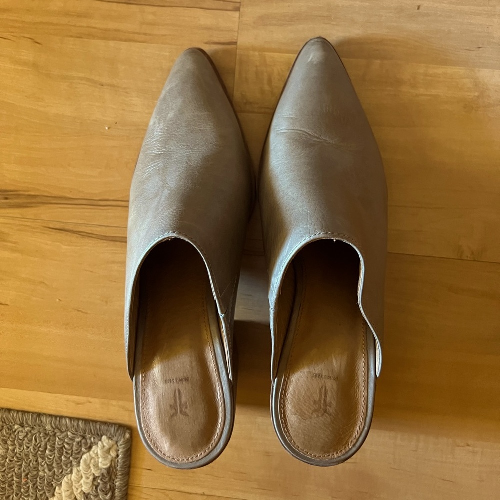 Frye Women’s Flynn Mule